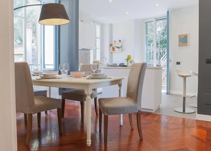 Vista - By Myhomeincomo * Блевио